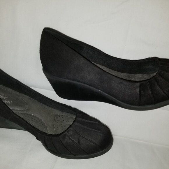 DEXFLEX COMFORT WOMEN"S WEDGE STYLE SUEDE SHOES - Picture 8 of 15